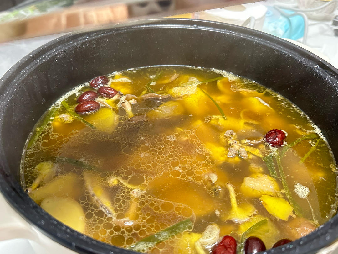 奶奶教的鲜香肥美香菇炖鸡汤