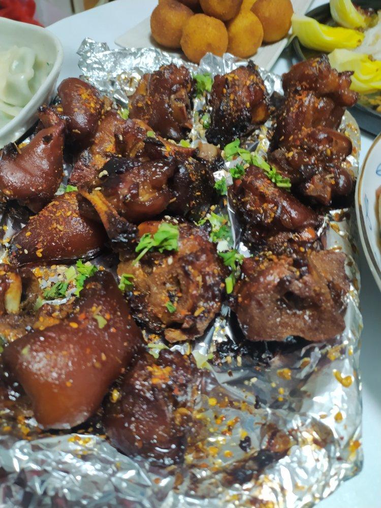 香酥烤猪蹄
