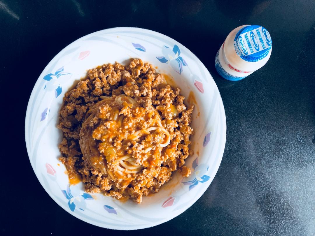 番茄肉酱意大利面