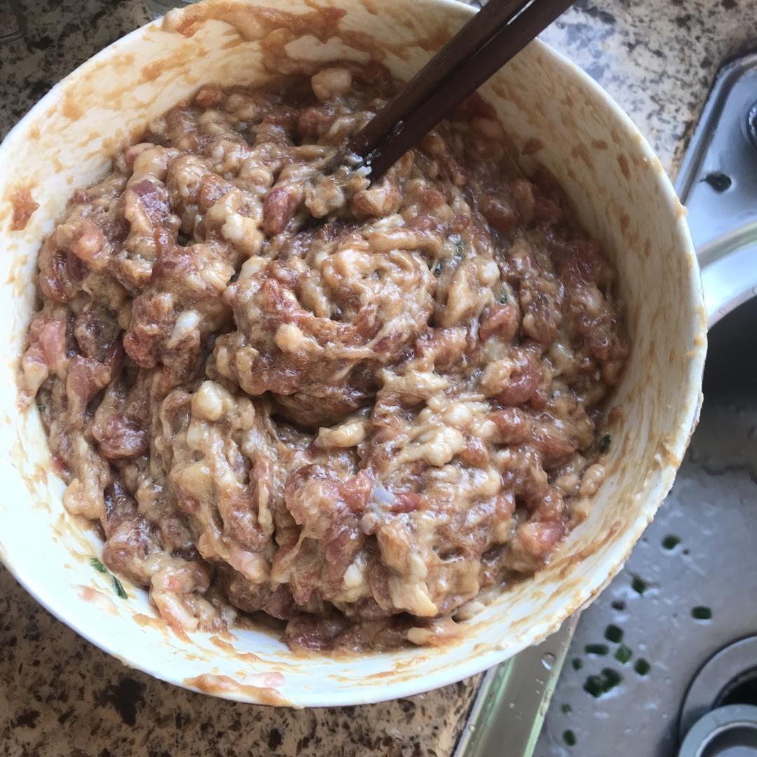 论肉馅的拌制方法
