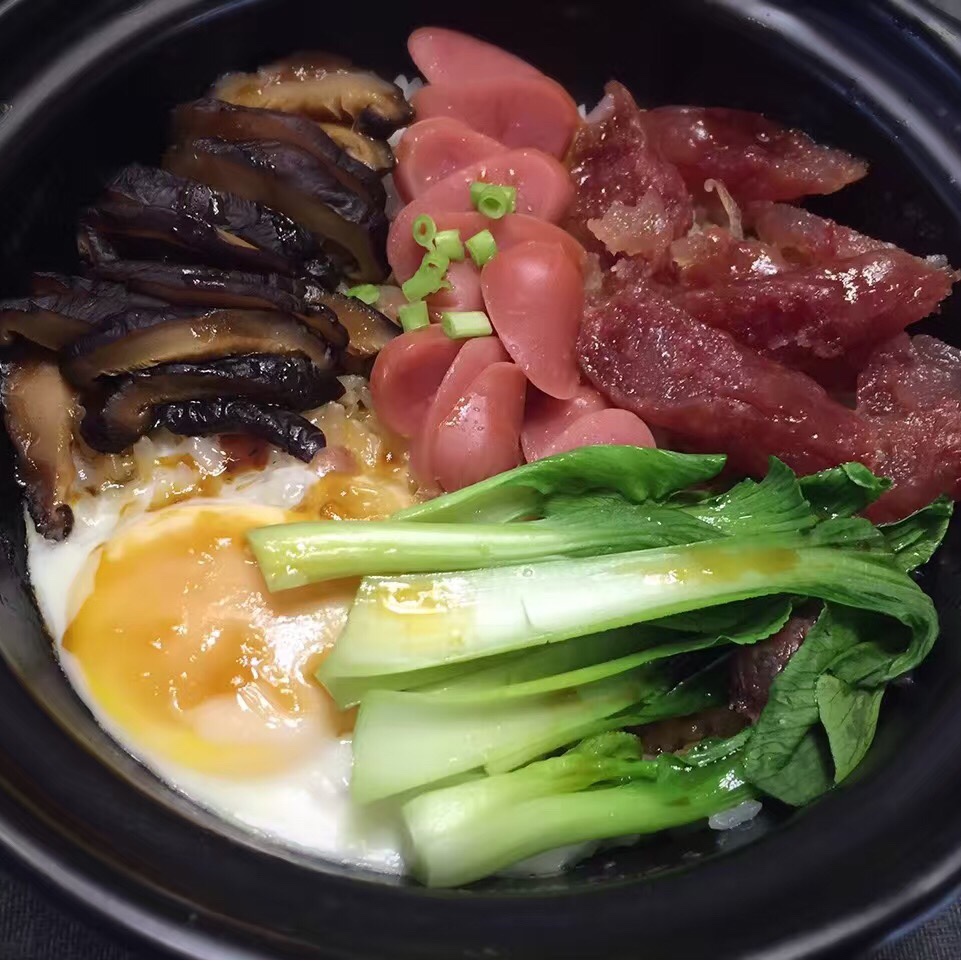 香肠煲仔饭