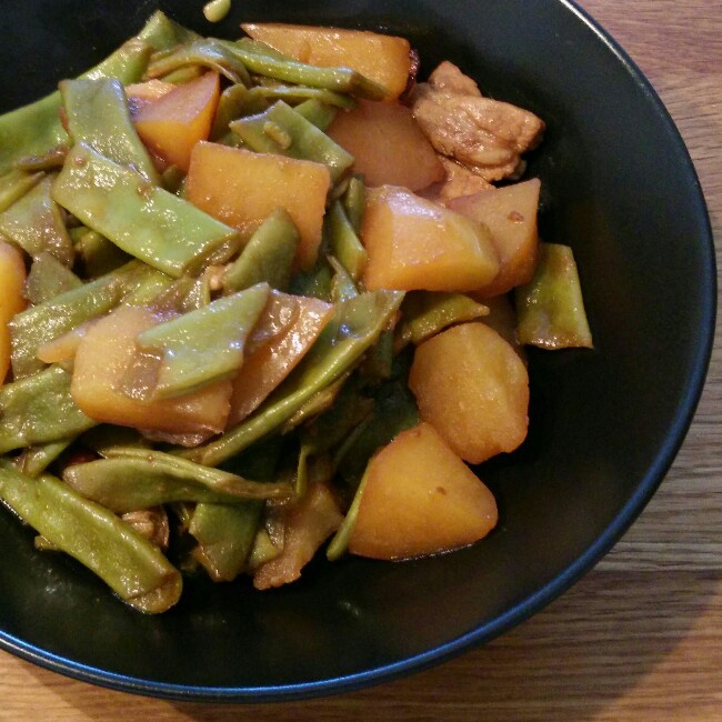 土豆炖豆角
