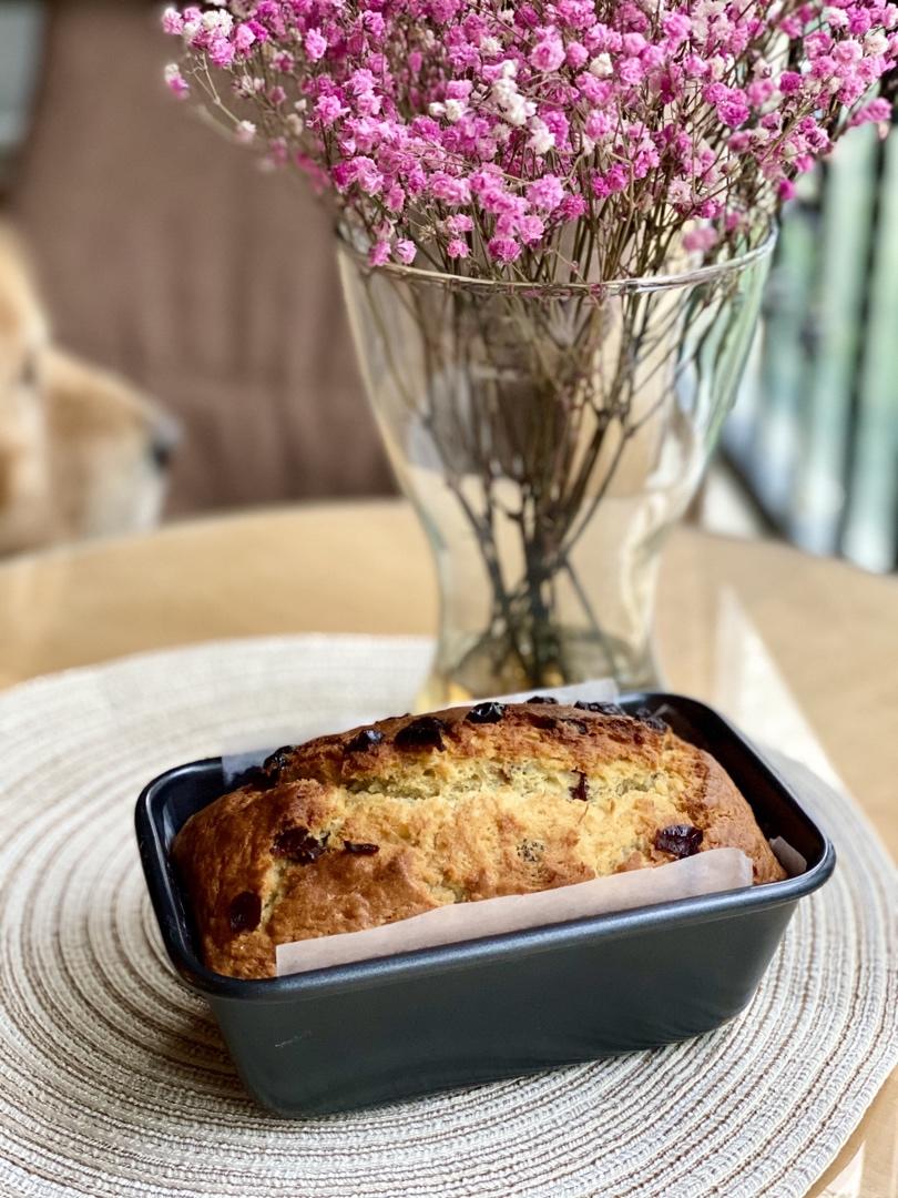 准备祖传的香蕉蓝莓玛芬蛋糕