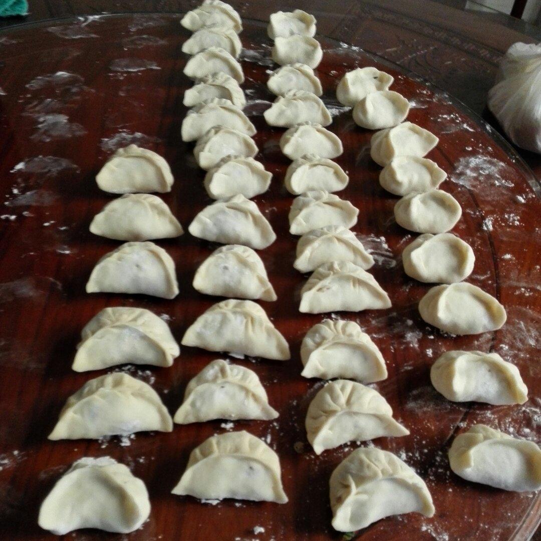 半烫面饺子皮（锅贴、蒸饺、烧卖、剩了还可以烙饼）
