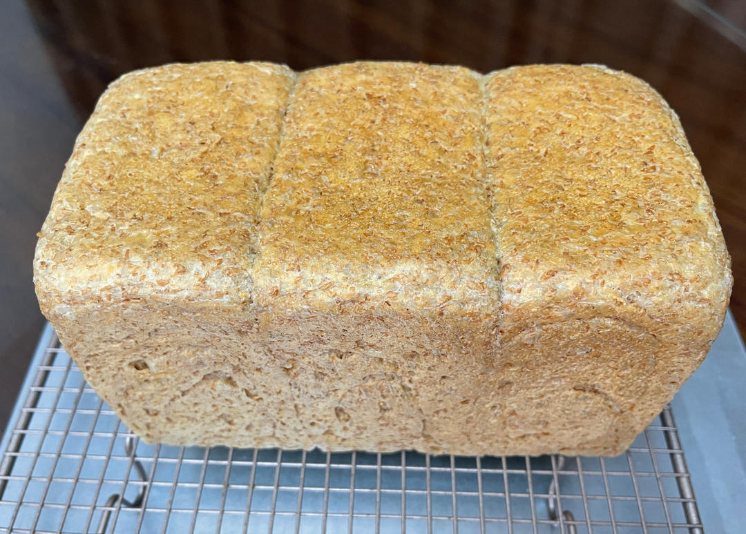 65%全麦吐司 王后粗麸/粗粒全麦粉 无奶低糖低油也可以很松软的粗粒全麦吐司