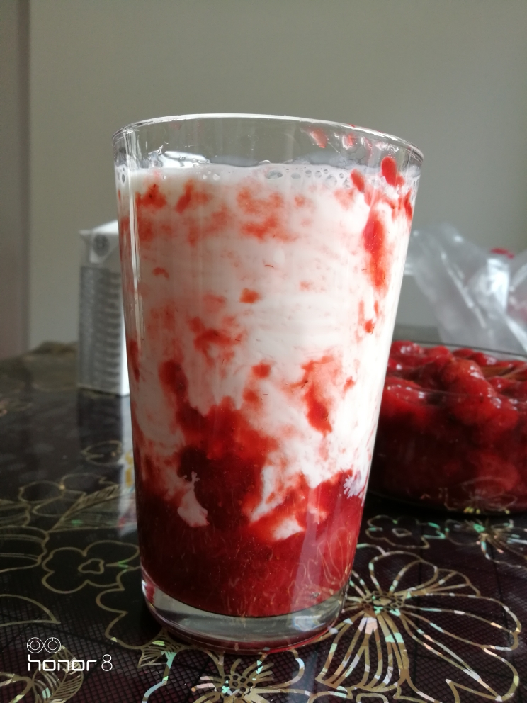 草莓🍓脏脏奶的做法