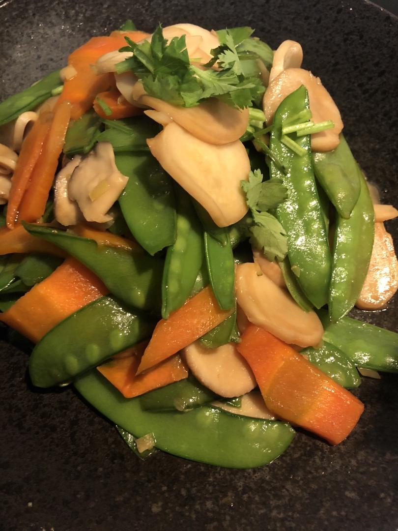 杏鲍菇炒荷兰豆