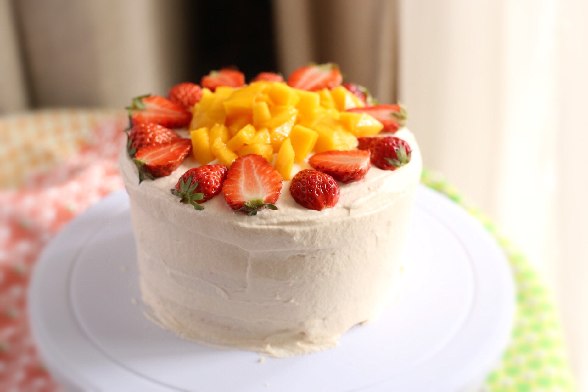 sunnysunday做的8寸焦糖奶油草莓裸蛋糕