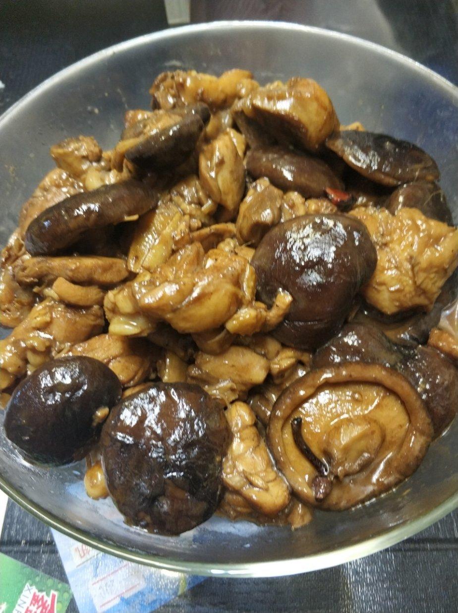 香菇炖鸡