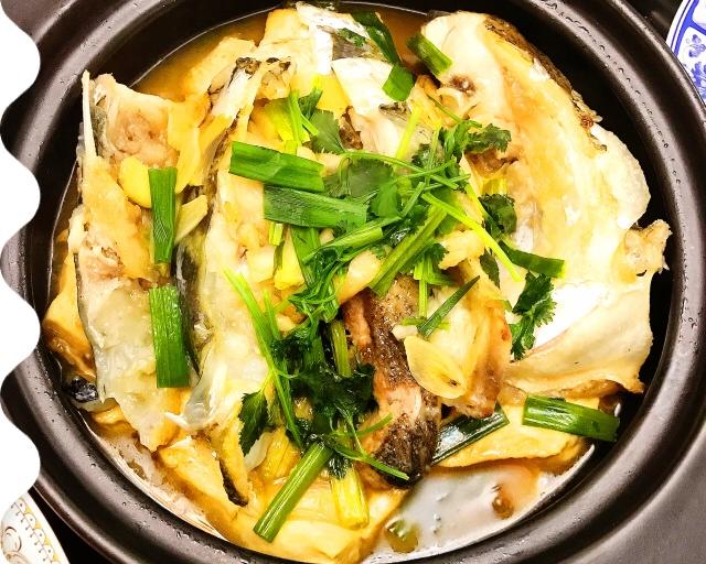 砂锅鱼头豆腐煲的做法