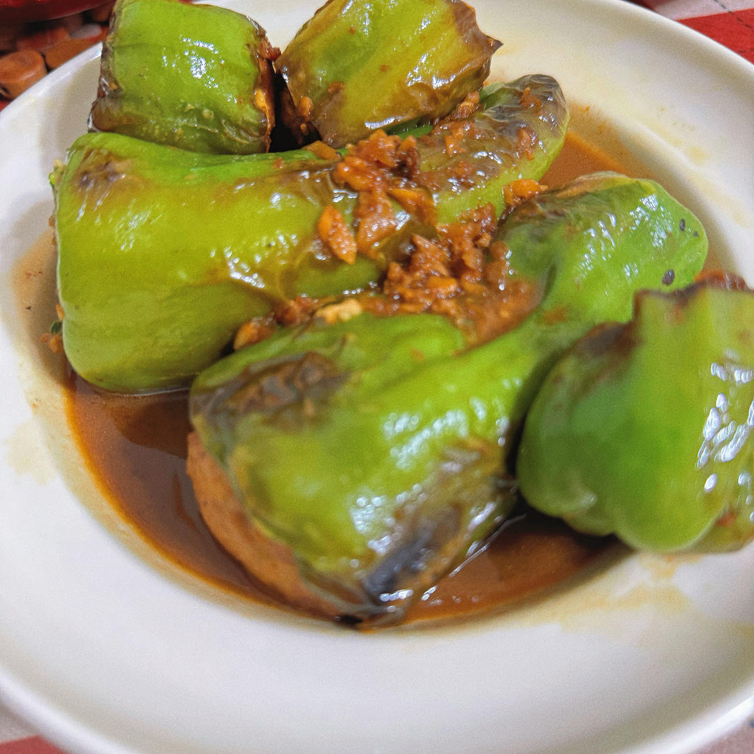健康美味青椒酿肉 😋😋（🤓绿绿的青辣椒包裹着香醇的肉馅😎根本停不下了😋😋）