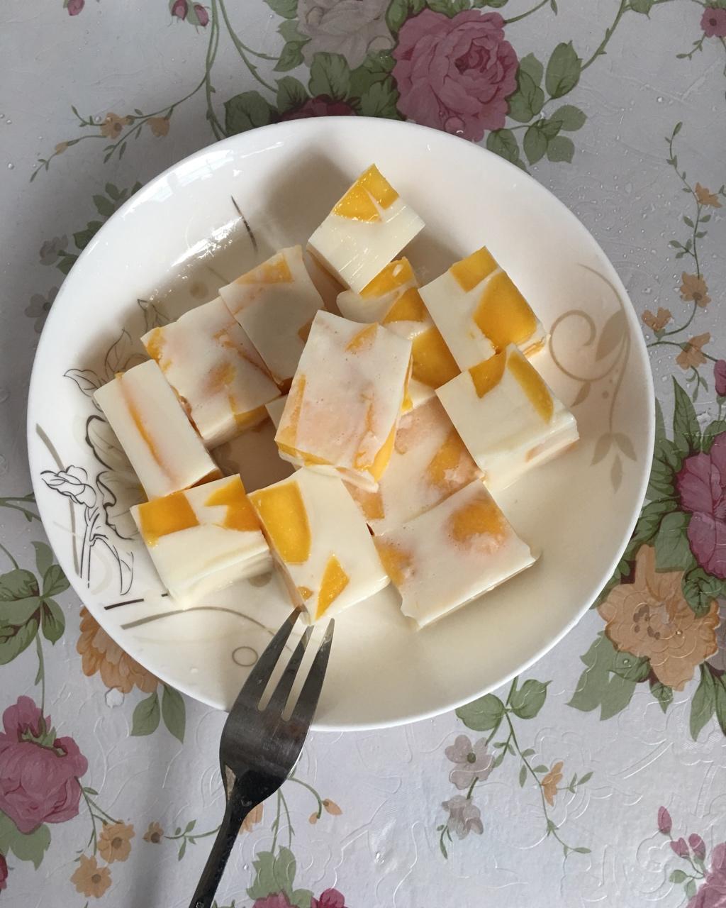 粒粒芒果椰汁冻糕