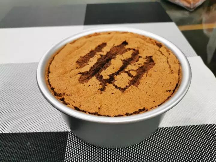 6寸巧克力戚风蛋糕