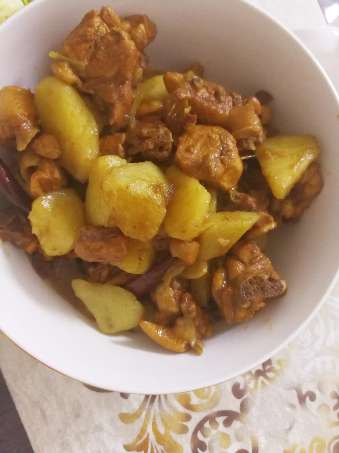 土豆炖鸡大腿