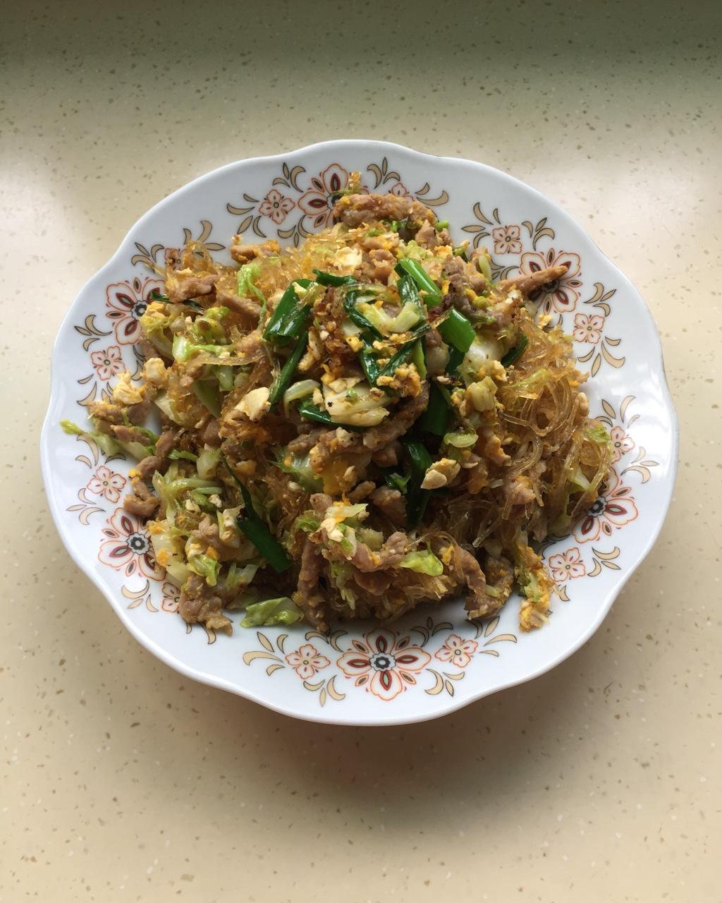 包菜粉丝炒鸡蛋