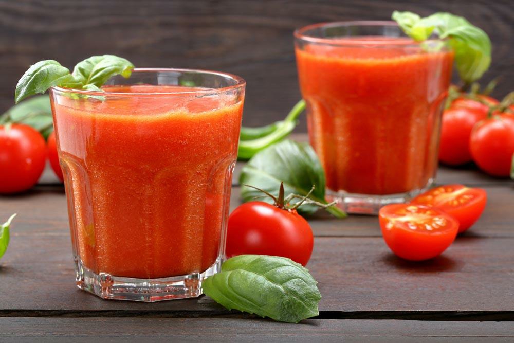 据说能10天瘦10几斤的番茄饮料—18种番茄汁做法，破壁机榨汁机，圣女果的做法 步骤2