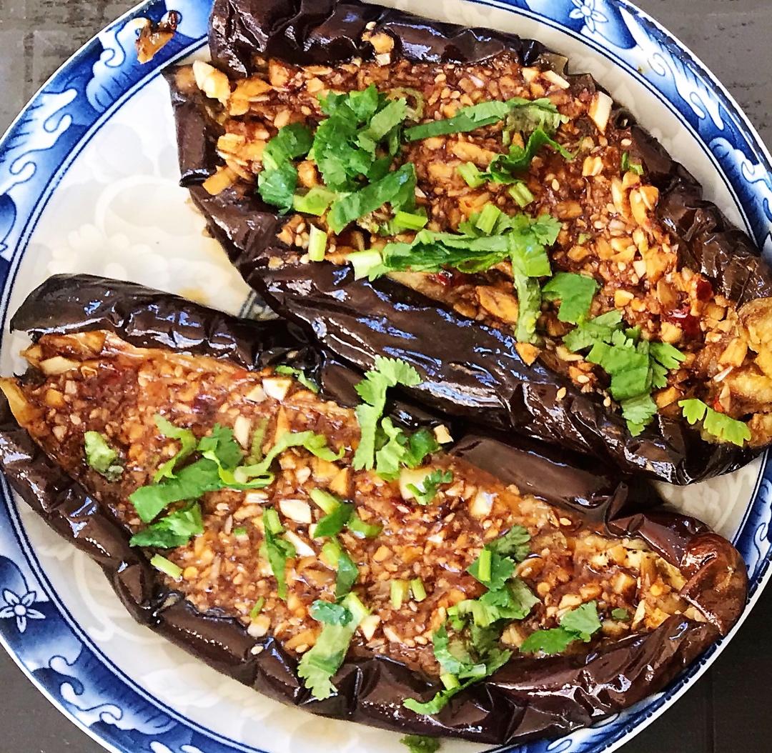 烤茄子-烧烤店最赚钱的就是它了，偷学秘方自己在家就能轻松做，价格还便宜一大半！