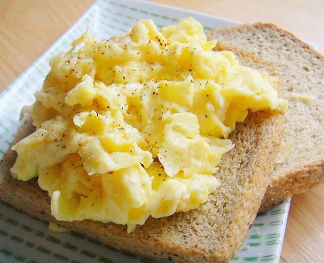 美式炒蛋 scrambled eggs的做法