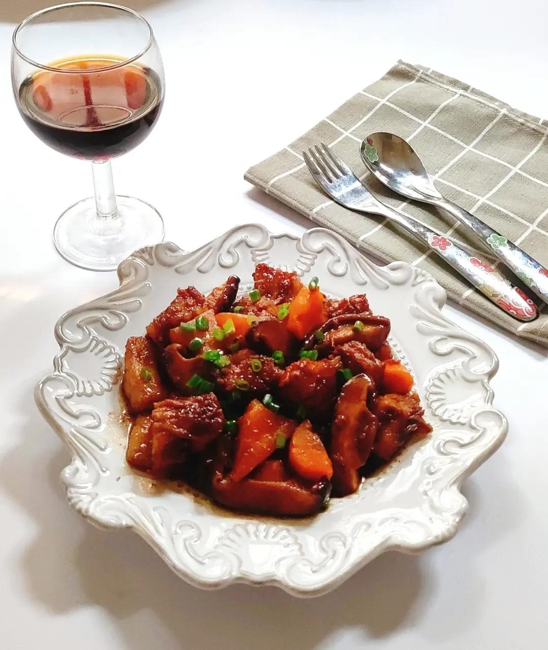 红酒炖牛肉，经典欧洲美味
