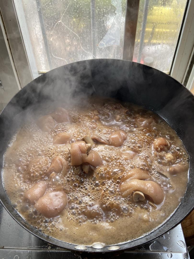 美味的家常菜：红烧猪蹄