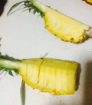 切菠萝的正确姿势的做法 步骤5