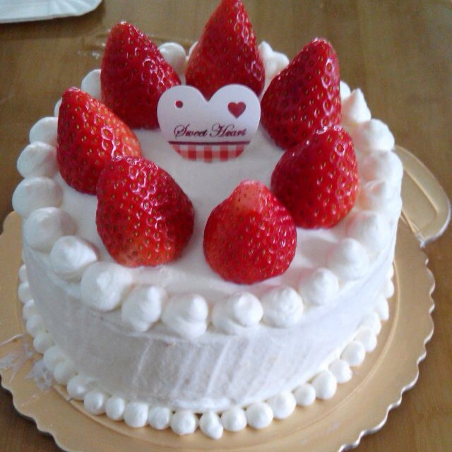 我是乐乐小小孩儿做的草莓蛋糕