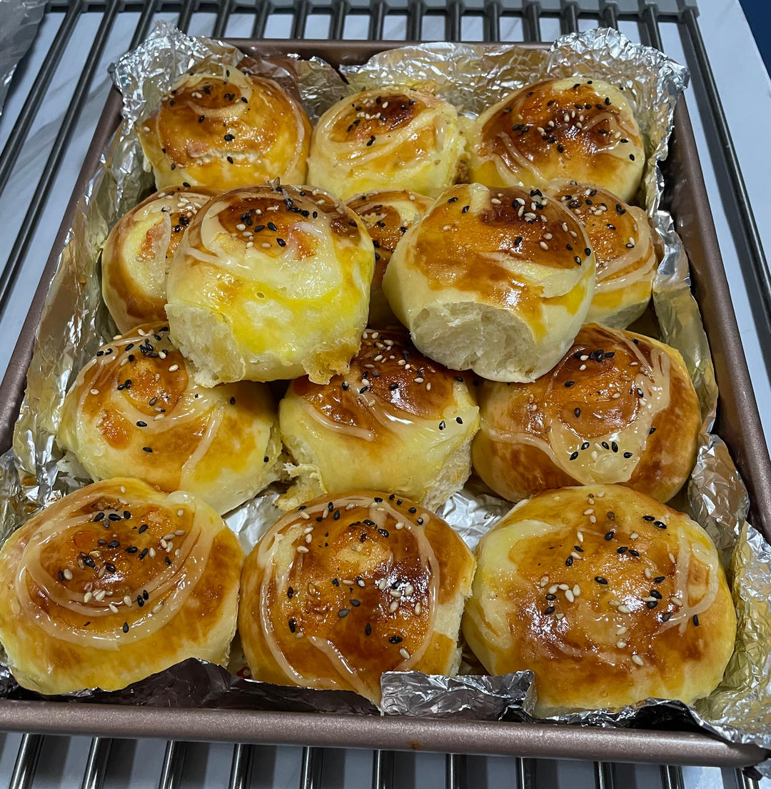 超好吃的咸蛋黄肉松小面包