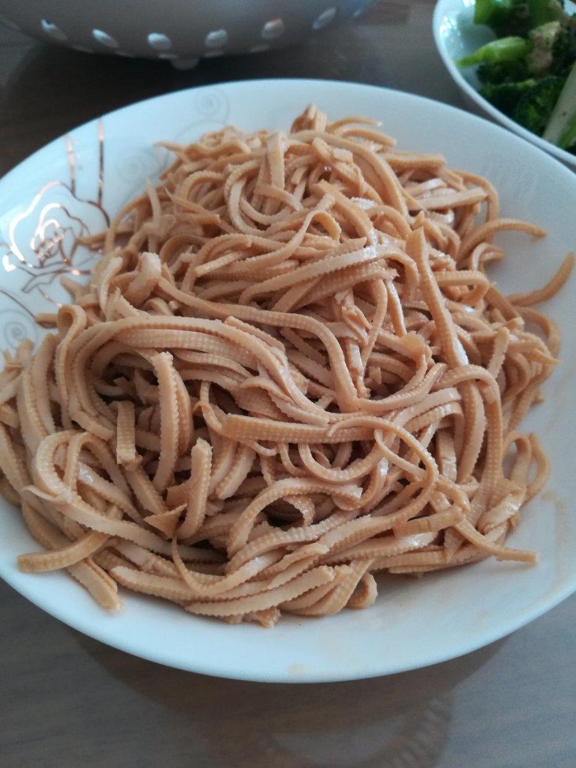 堂妈小厨——炝拌豆腐皮