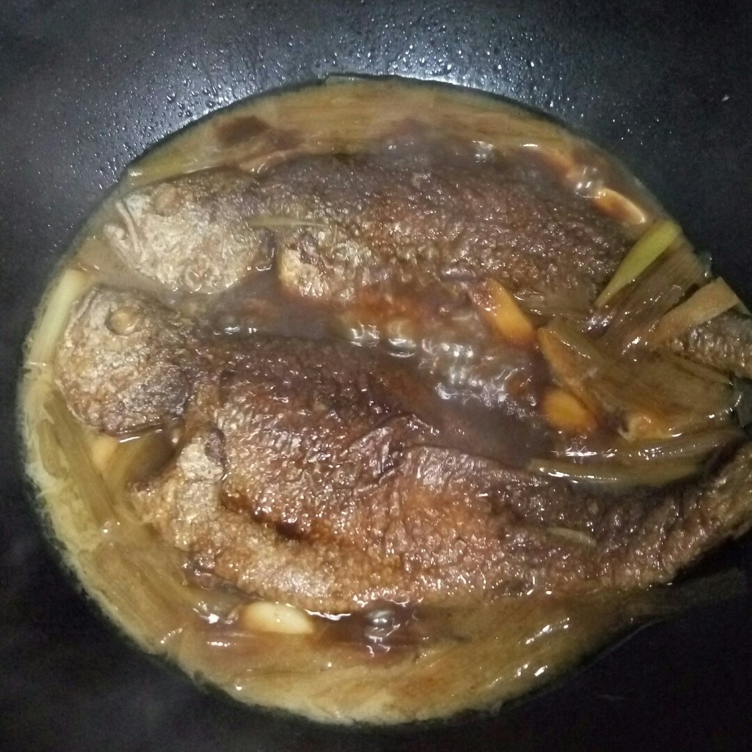 红烧黄鱼—鱼皮不破的小窍门