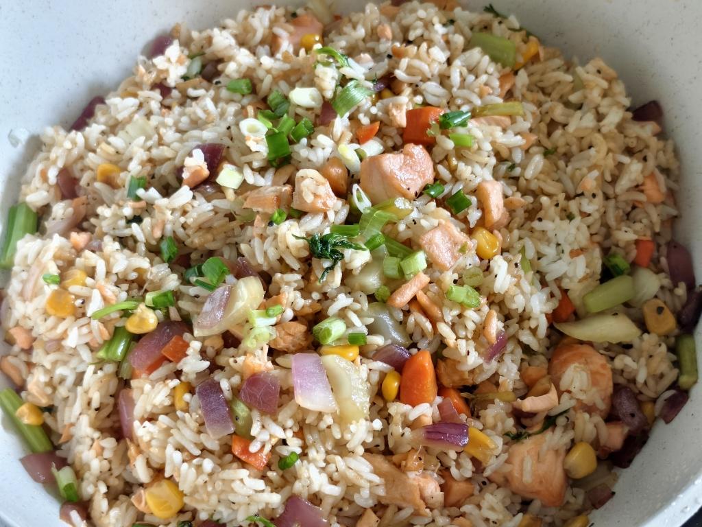 低脂三文鱼炒饭