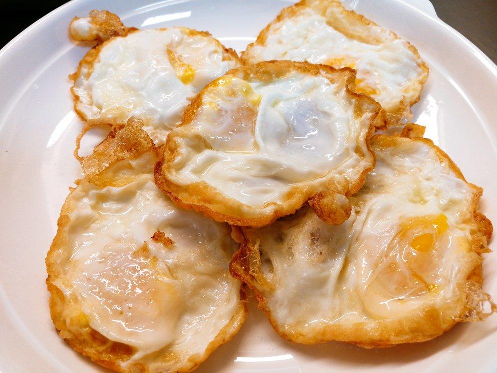 喵了个咪啊酱做的煎荷包蛋