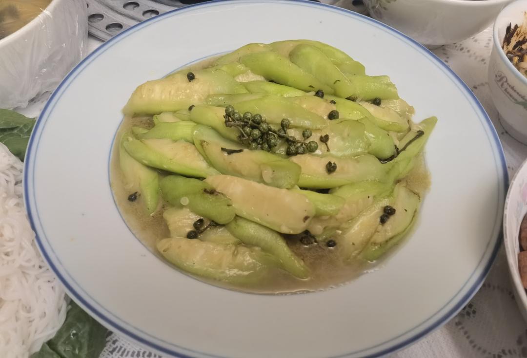 青花椒炒丝瓜