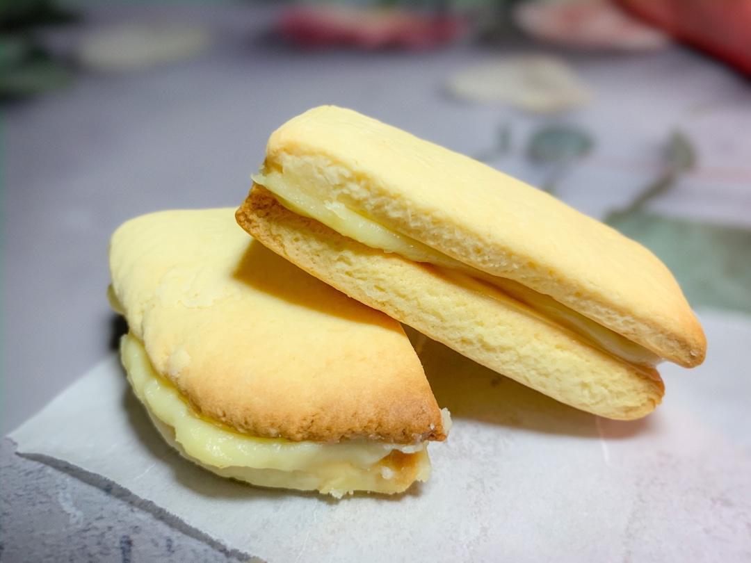 牛奶饼干奶酪夹心饼干