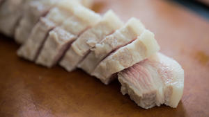 豆角焖红烧肉的做法 步骤2