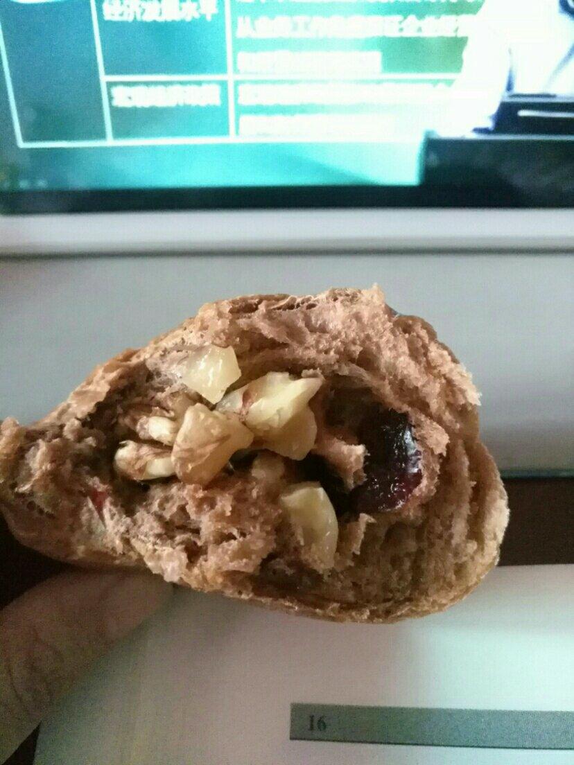果料满满-红茶蔓越莓核桃面包