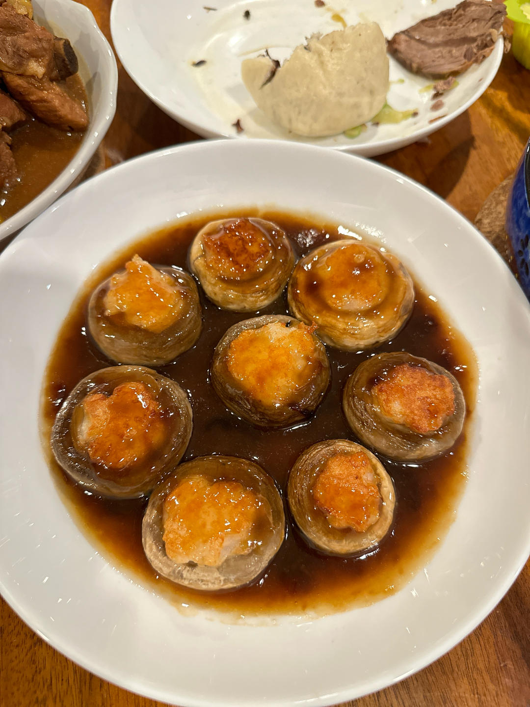 一口爆汁的虾滑酿口蘑