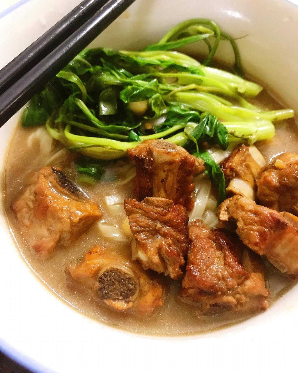 红烧排骨面、牛腩面