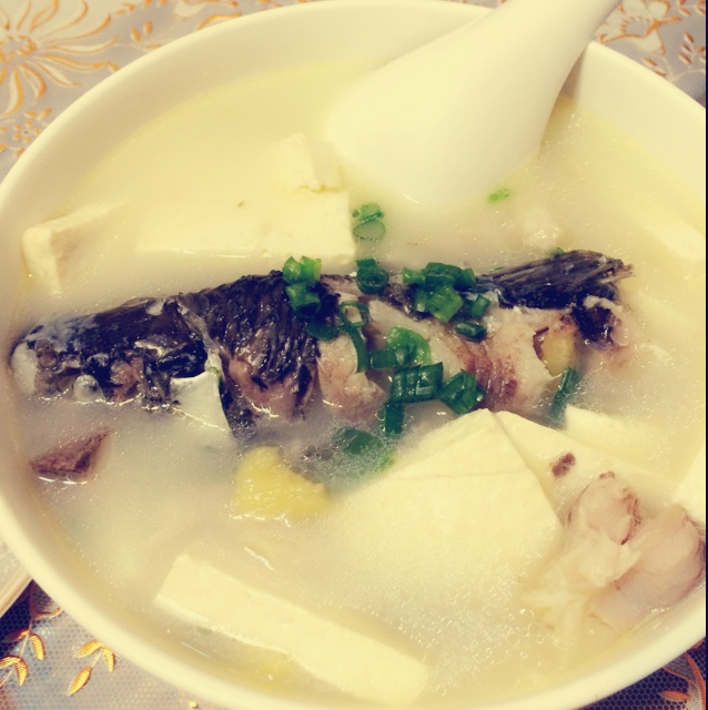 鲫鱼豆腐汤
