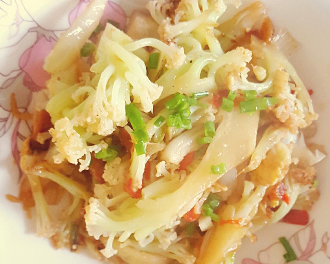 菜花腊肉炒鸭蛋