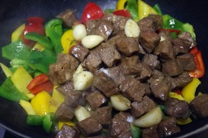 彩椒牛肉粒～减肥也要好好吃肉的做法 步骤8
