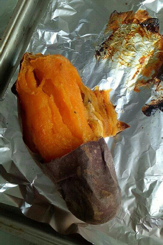 懒妈田田做的烤红薯