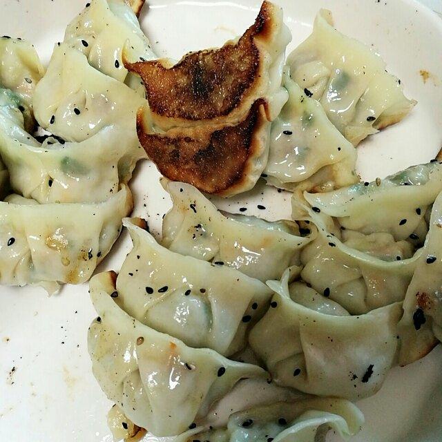 熊熊731做的鸡蛋锅贴