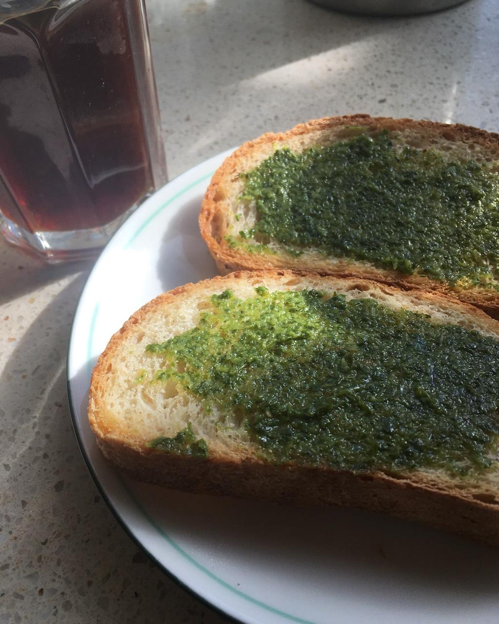 橄榄油芝麻菜酱