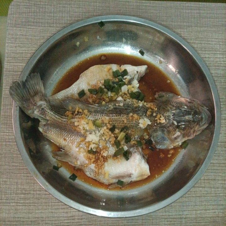 10分钟做 清蒸鲈鱼 （附切鱼图解）