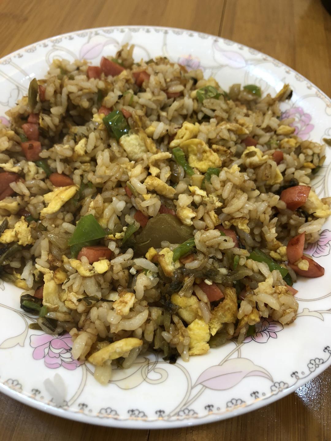 雪菜辣椒蛋炒饭的做法