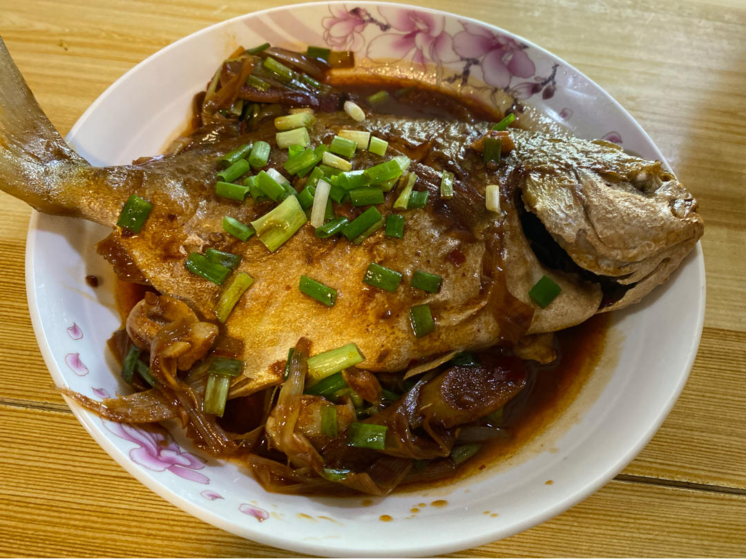 红烧金鲳鱼