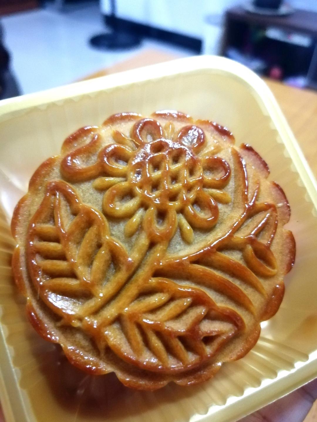 广式月饼—蛋黄莲蓉月饼