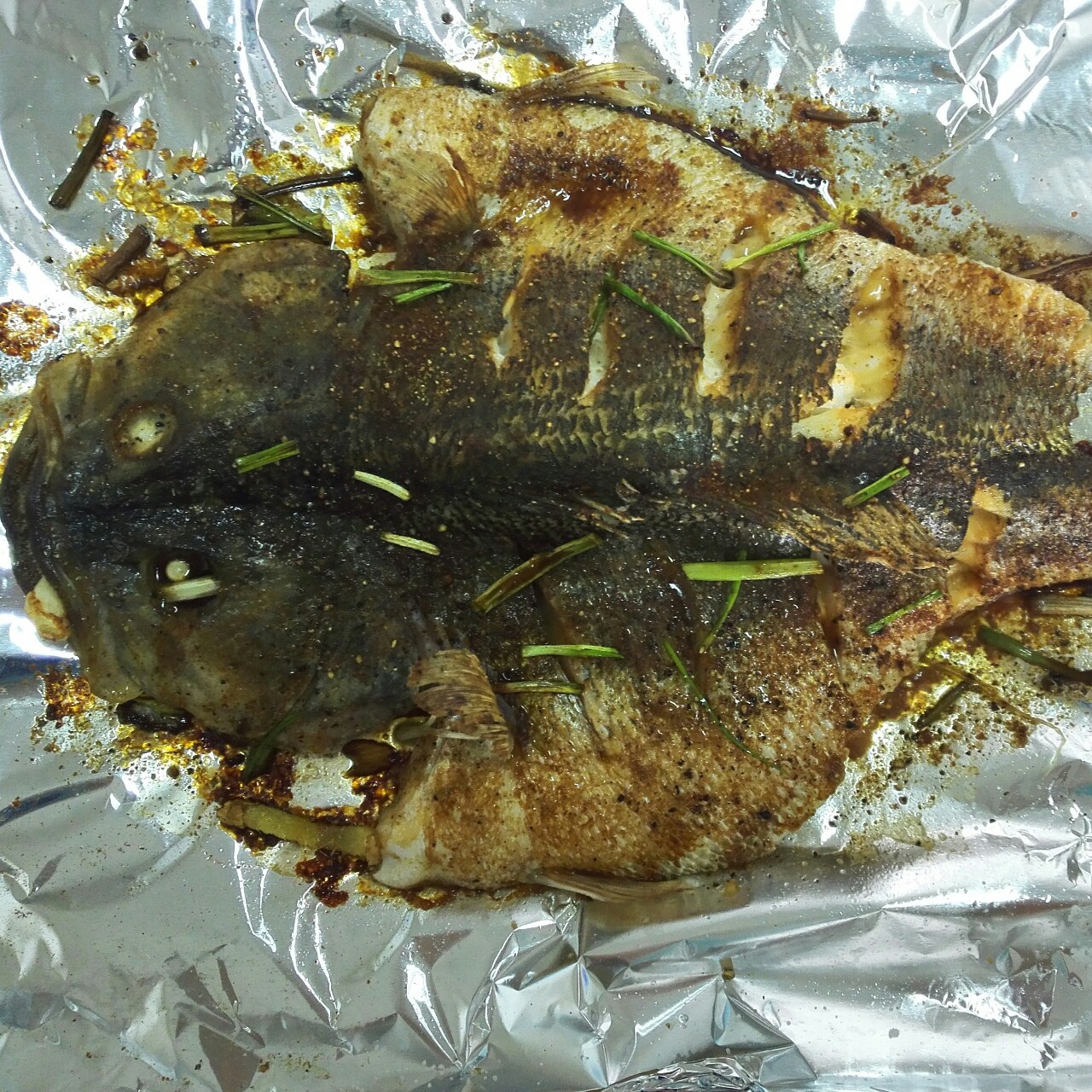 盐烤鲈鱼