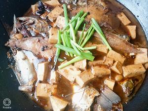 大锅熬鱼炖豆腐的做法 步骤6