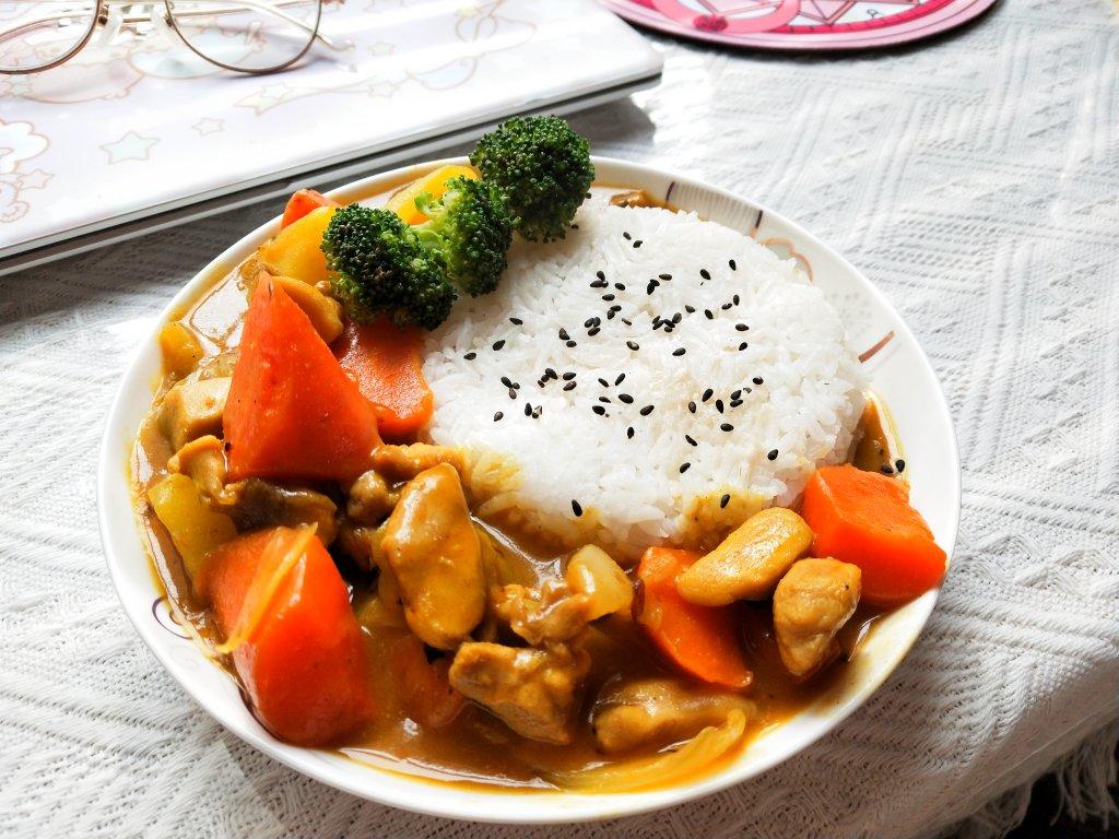 咖喱鸡肉饭